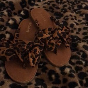 Brand new never worn leopard print sandals size 9